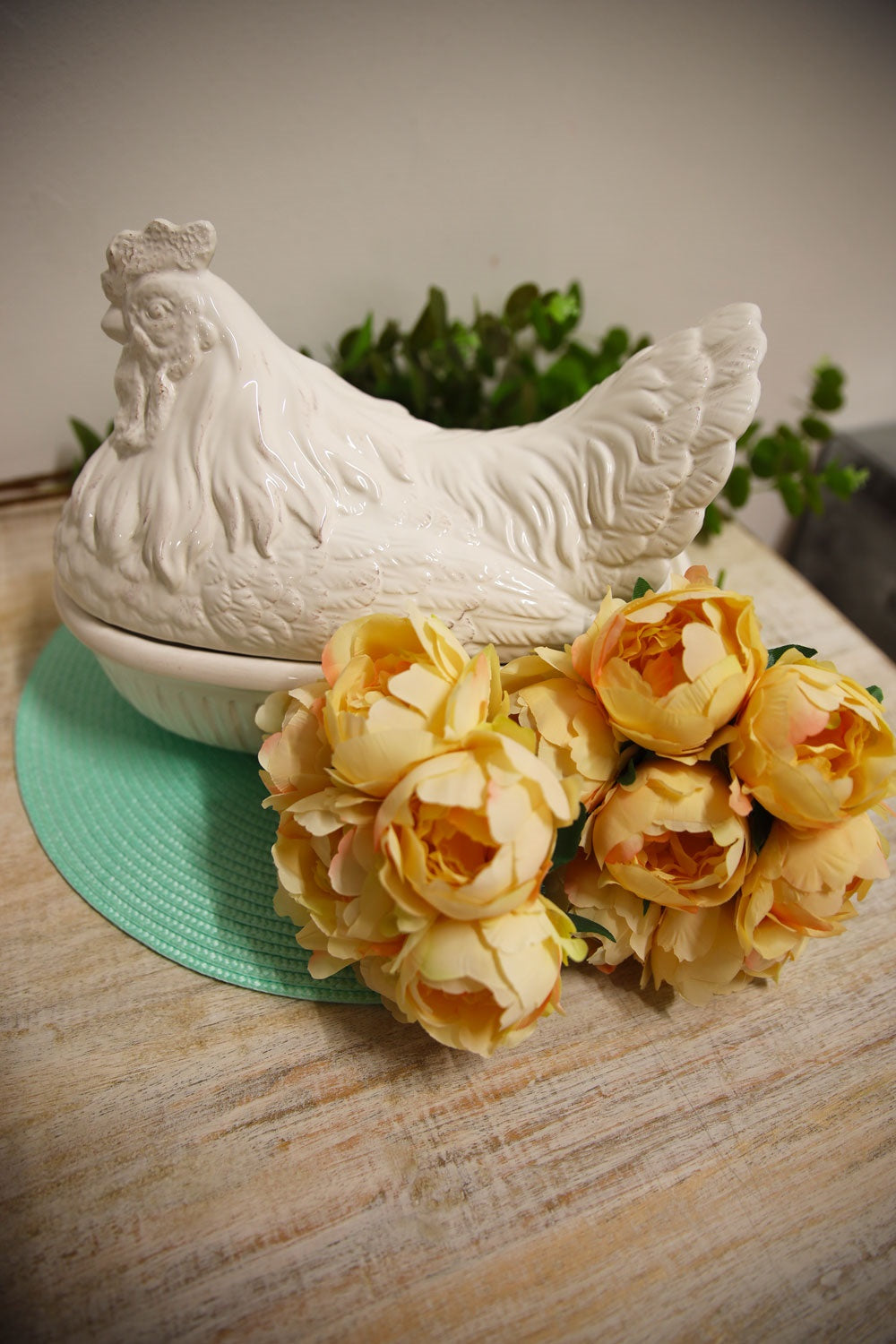 Centrotavola In Ceramica Bianca A Forma Di Gallina