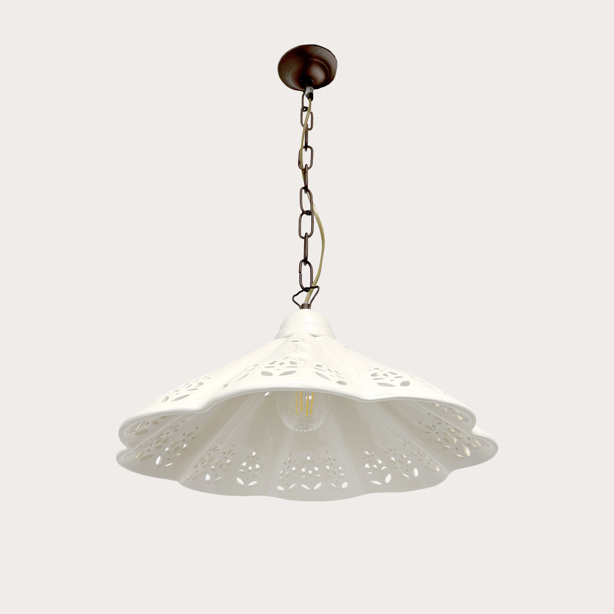 Lampadario a Sospensione Ceramica Bianca Traforata Ø 38 cm con Catena