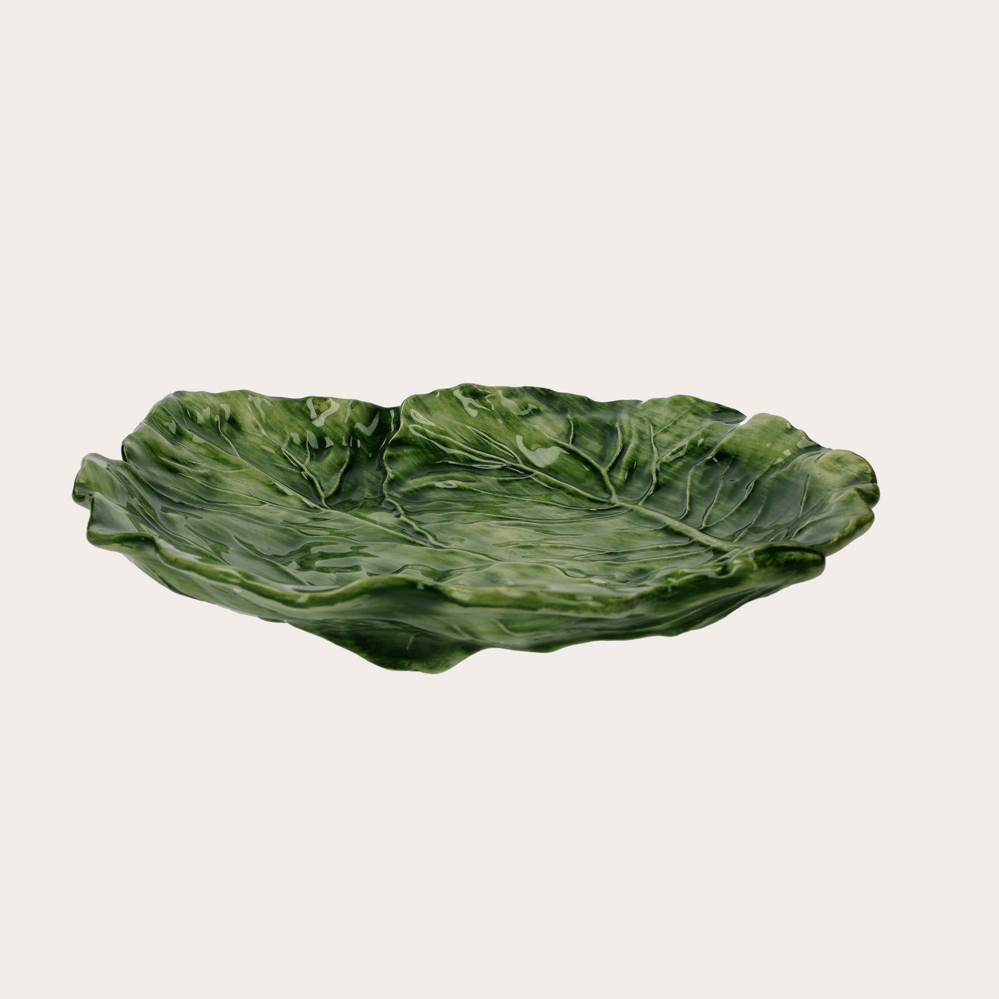 Piatto da Portata in Ceramica Verde a Forma di Foglia fatto a mano – Made in Italy