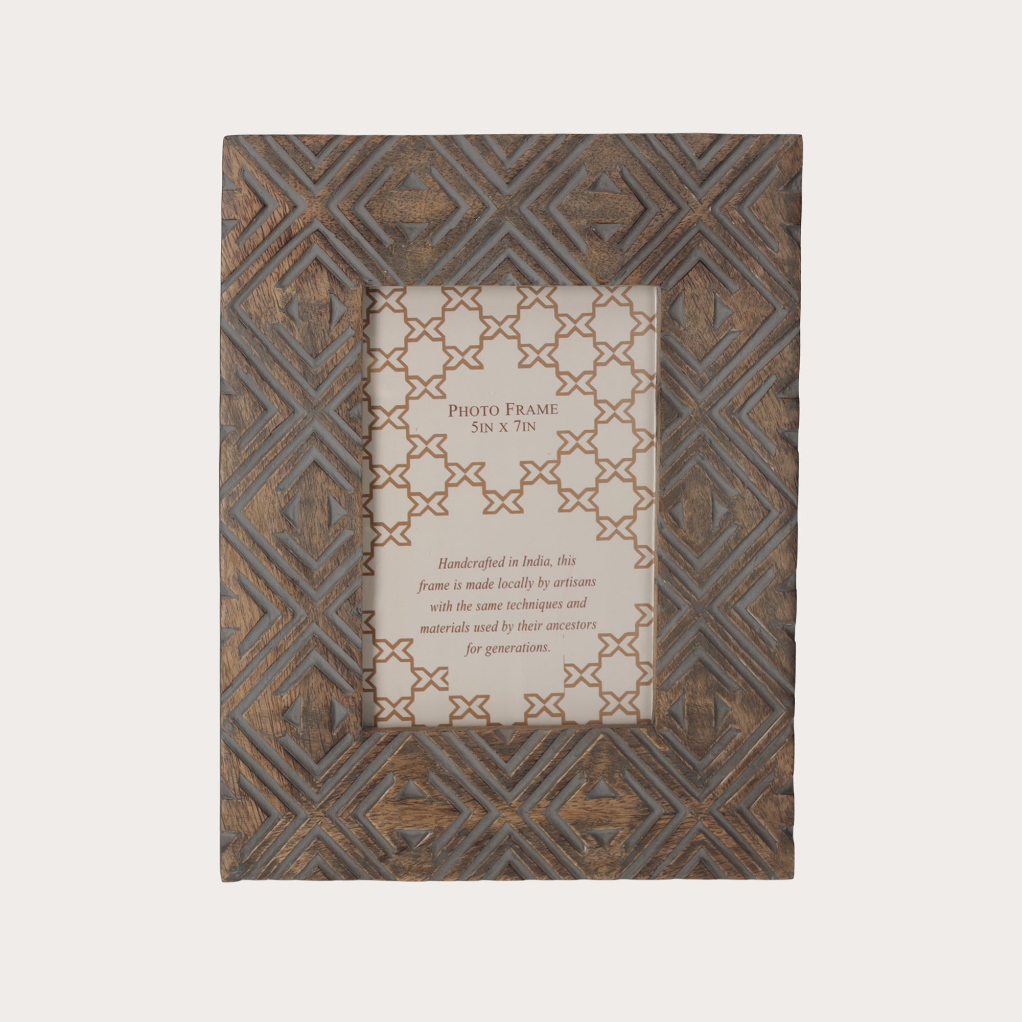 Cornice Portafoto in Legno con Eleganti Trafori Bianchi