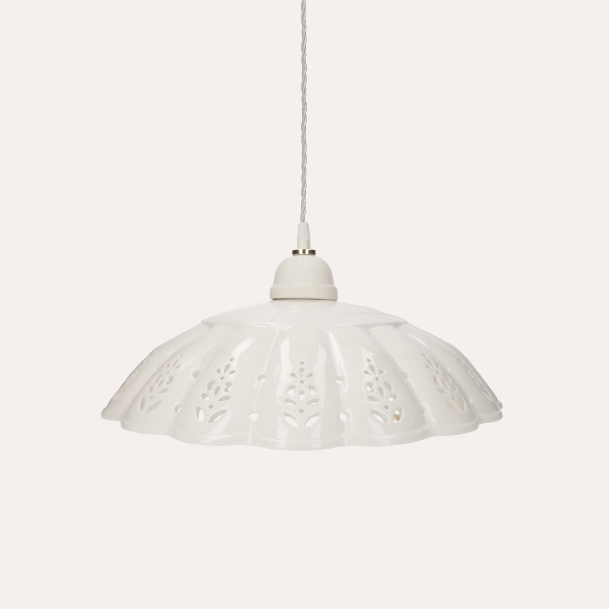 Lampadario Rustico in Ceramica Bianca Traforata 42 cm - Made in Italy