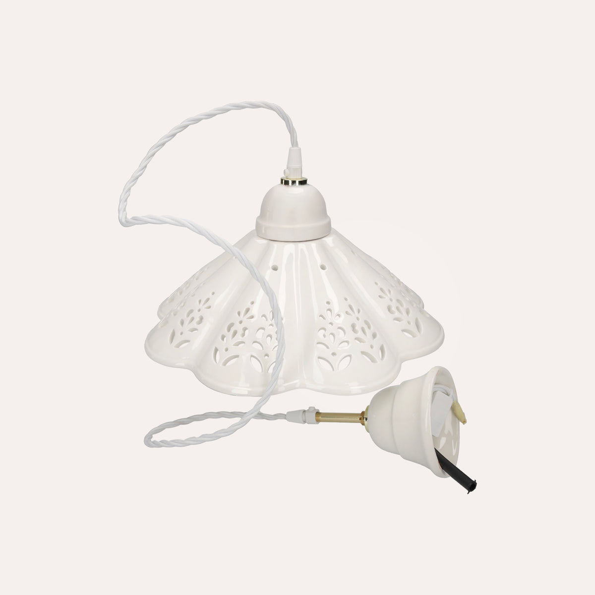 Lampadario a Sospensione Ceramica Bianca Traforata 38 cm con Treccia. made in Italy