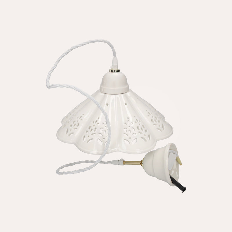Lampadario a Sospensione Ceramica Bianca Traforata 38 cm con Treccia. made in Italy
