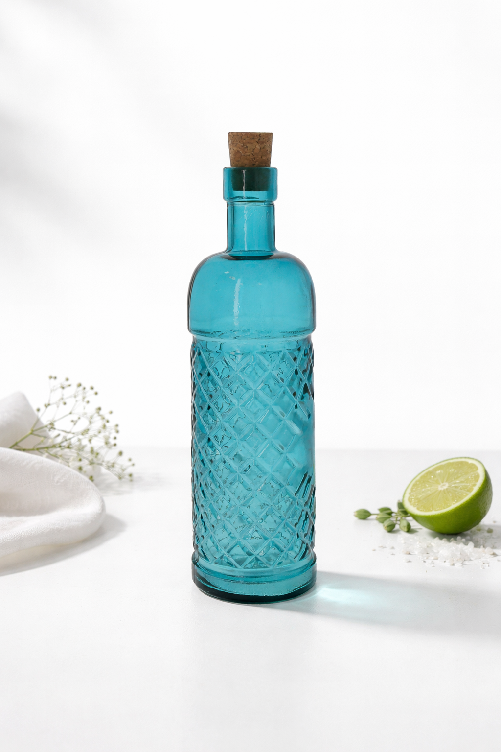 Bottiglia in vetro turchese con tappo H.25x6,5 cm