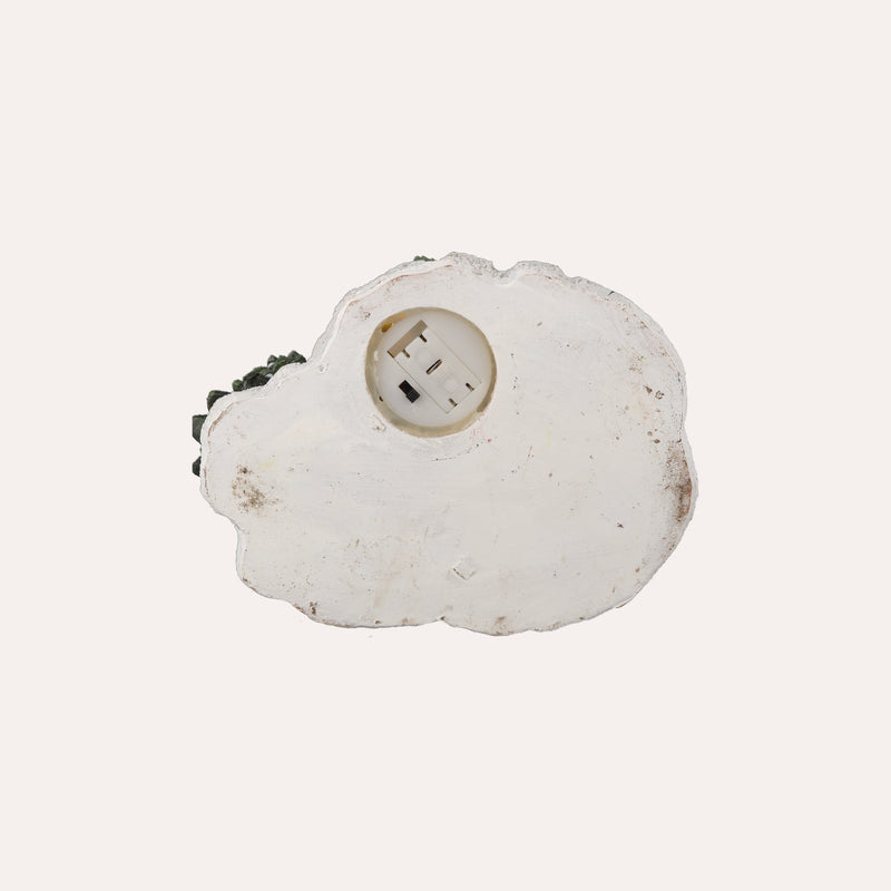 Bimbo Decorativo natalizio con Sfera e luci LED – H 13 x L 15 x P 12 cm