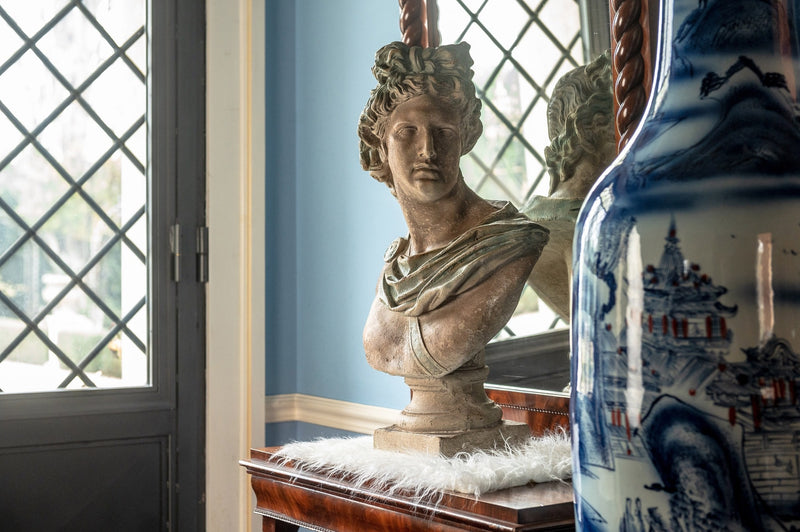 Busto Decorativo di Apollo in Resina per Interni ed Esterni, Altezza 80 cm