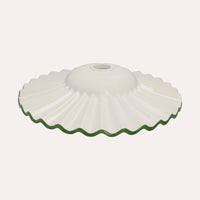 Paralume In Ceramica Ondulato Bianco Con Bordo Verde per Lampadari, made in Italy