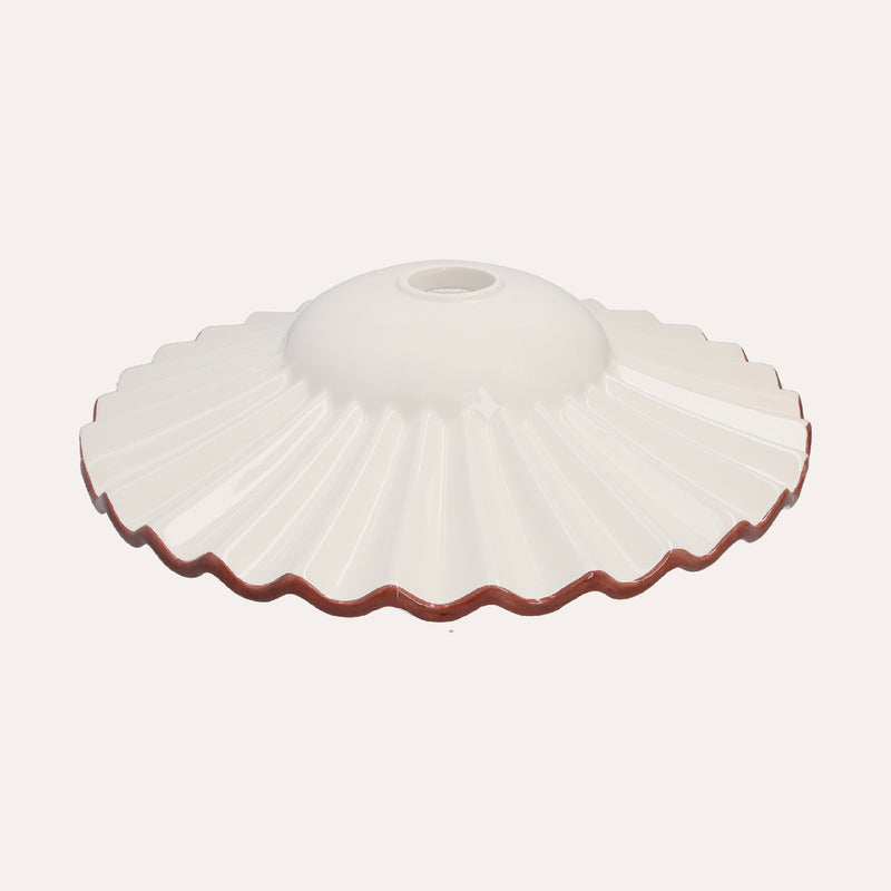 Paralume in Ceramica Ondulato Bianco con Bordo Marrone – 100% Made in Italy, Ø 39 cm