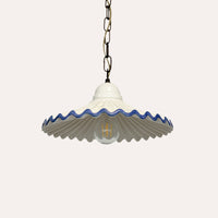 Lampadario a Sospensione in Ceramica Bianca con Bordo Blu