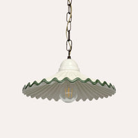 Lampadario Rustico in Ceramica Bianco con Bordo Verde e Catena in ottone