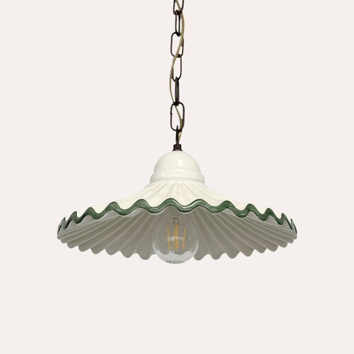 Lampadario Rustico in Ceramica Bianco con Bordo Verde e Catena in ottone