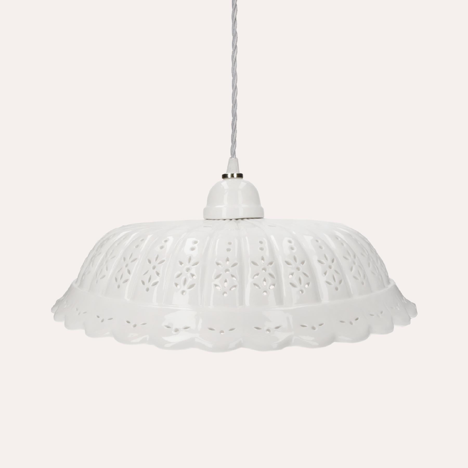Lampadario a Sospensione in Ceramica Bianca Traforata  - Made In Italy
