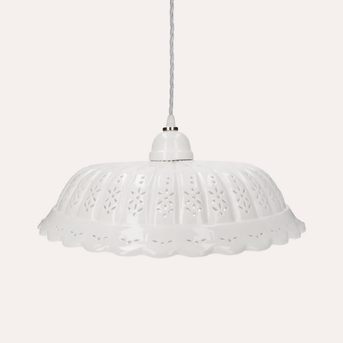 Lampadario a Sospensione in Ceramica Bianca Traforata  - Made In Italy