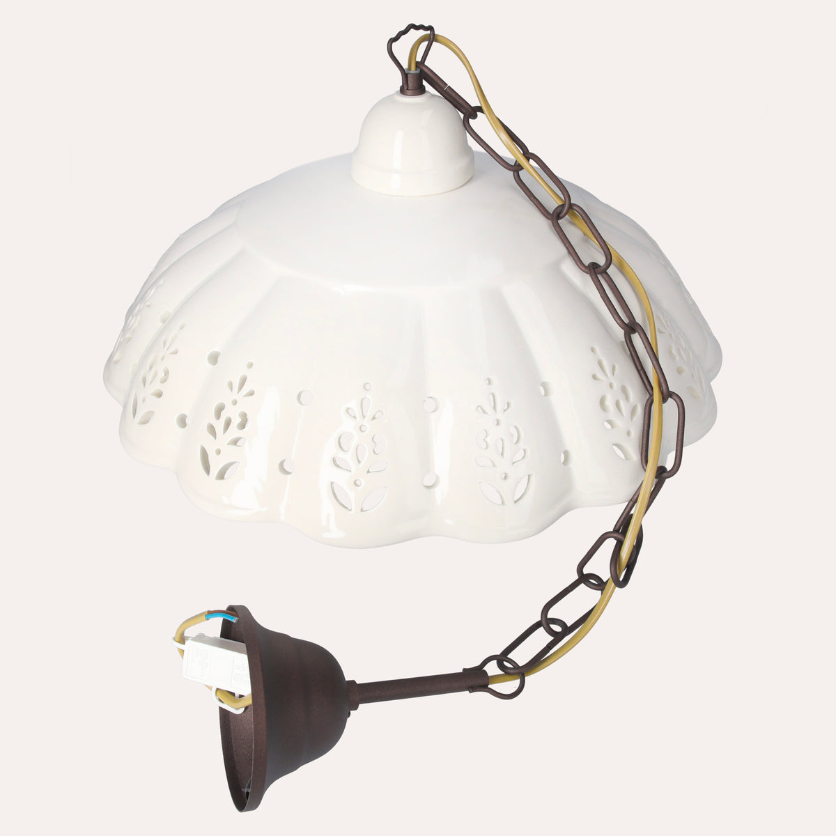 Lampadario a Sospensione in Ceramica Bianca Traforata Artigianale