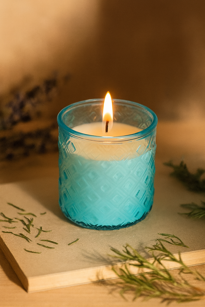 Candela In Vetro Riciclato Azzurro, Cera Di Soia Naturale, Aroma Fruttato