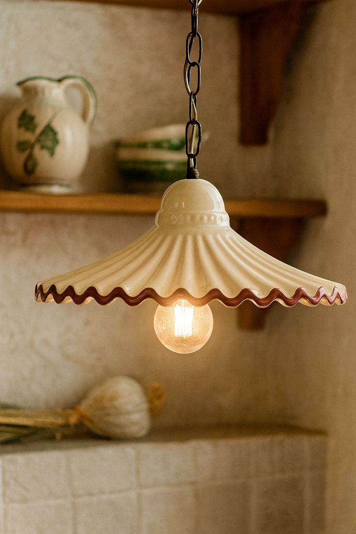 Lampadario a Sospensione Rustico in Ceramica Bianca con Bordo Marrone