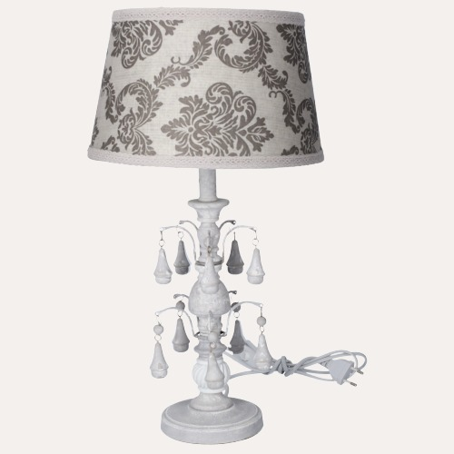 Lampada da comodino shabby chic bianco e grigio con pendagli