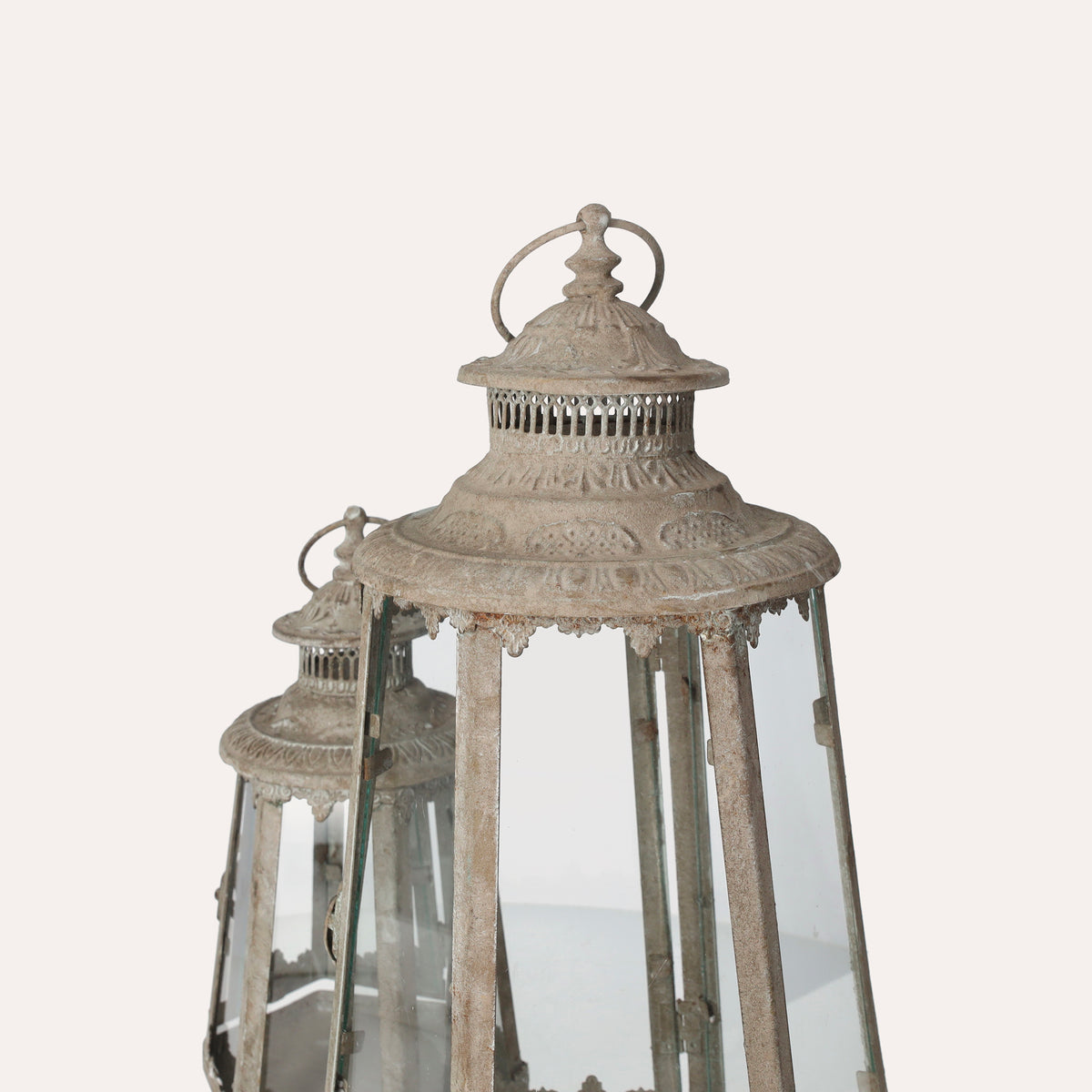 Set di 2 Lanterne Decorative in Ferro Grigio con Vetri per Interni ed Esterni, H 45 cm