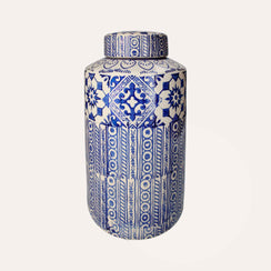 Potiche elegante de cerámica beige con adornos azules