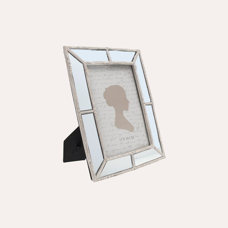 Porta Foto Cornice Decorativa con Inserti Specchiati e Finitura Bianca (21x16,5 cm)