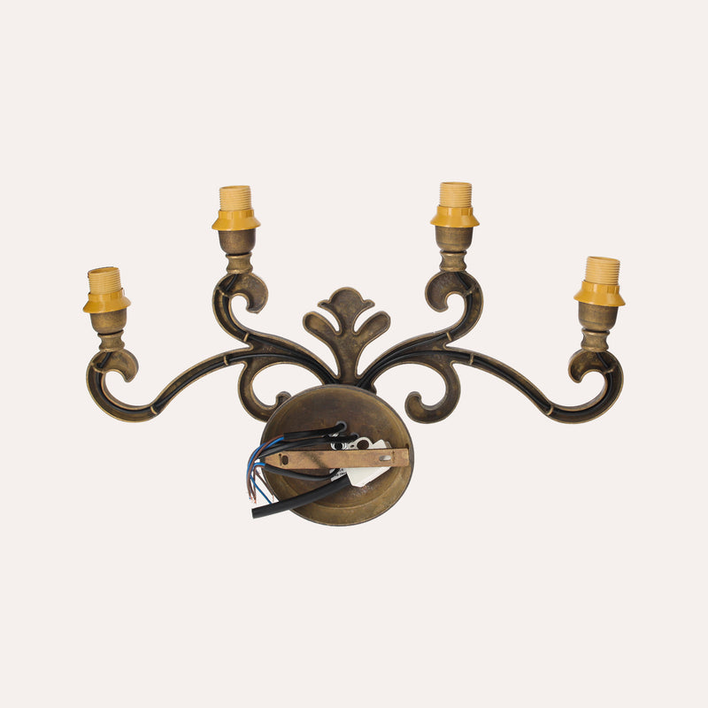 Applique In Ottone A Quattro Luci, Elegante Illuminazione Con Ventoline Verdi