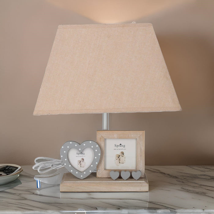 Lampada da Tavolo con Base in Legno e Paralume Beige