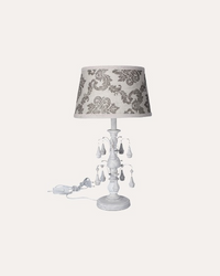 Lampada da comodino shabby chic bianco e grigio con pendagli