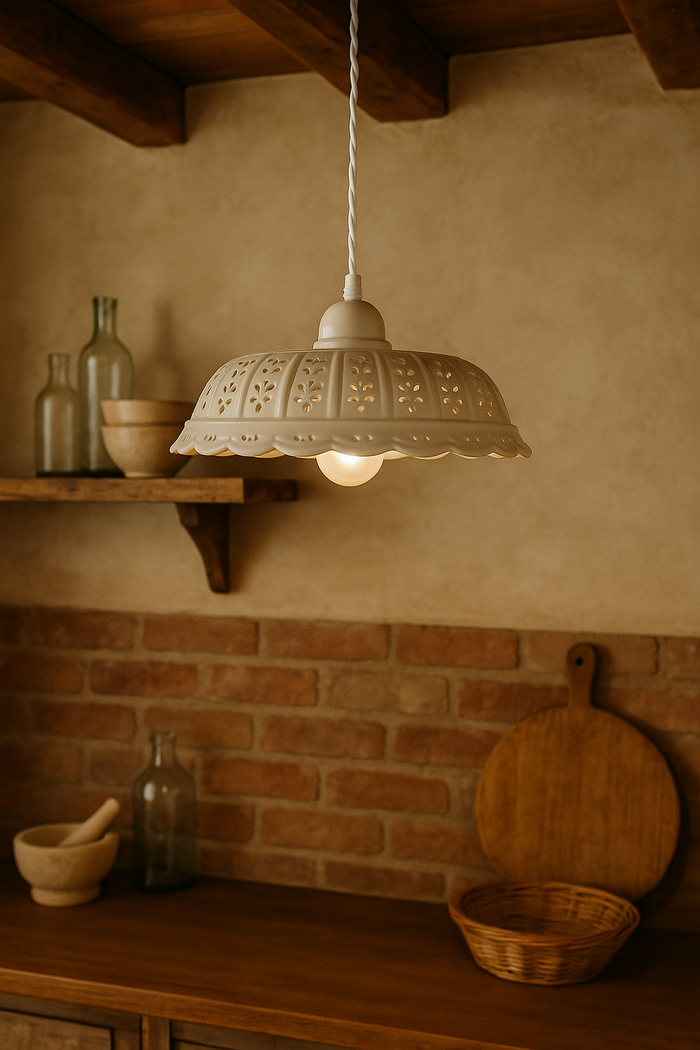 Lampadario a Sospensione in Ceramica Bianca Traforata  - Made In Italy