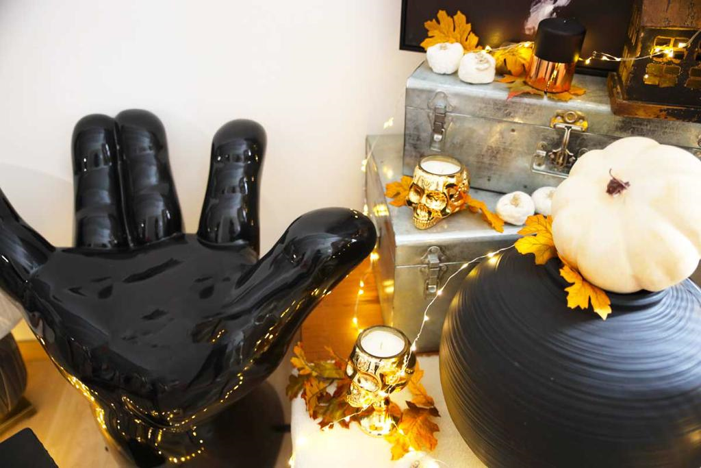 Hand-Shaped Armchair in Glossy Black Resin
