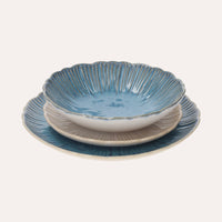 Servizio di 12 Piatti in Ceramica Azzurra con Motivi a Corallo