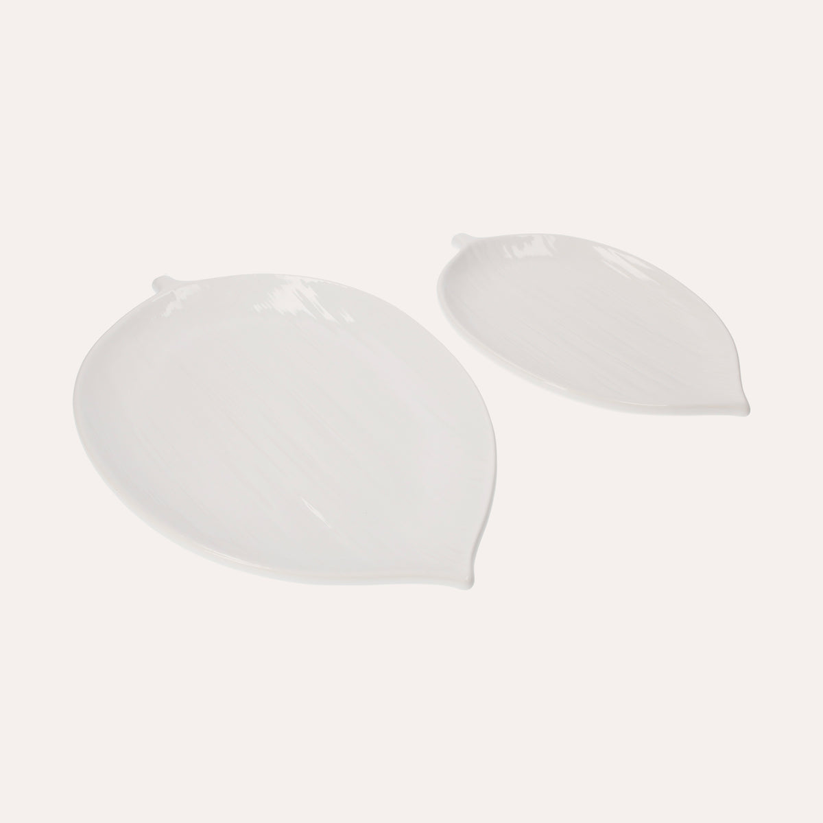 Set di 2 Piatti Piani a Forma di Foglia in Ceramica