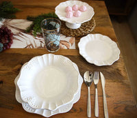 Servizio di 18 Piatti in Ceramica Bianca Decorati Barocchi