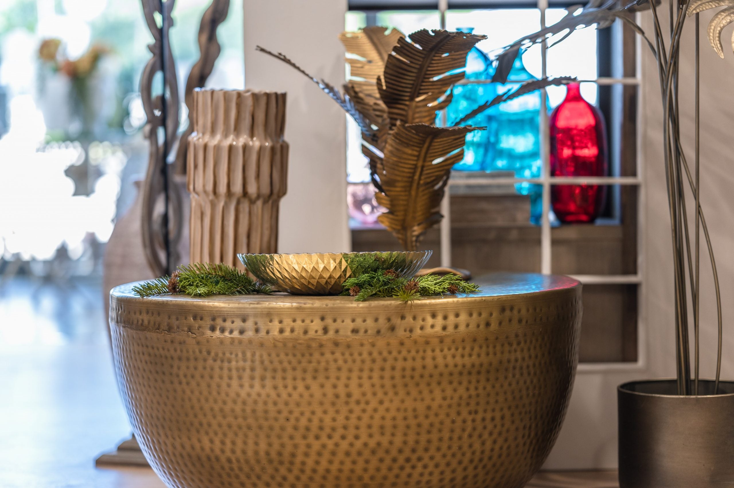 Round Gold Coffee Table in Copper Metal with Hexagonal Design