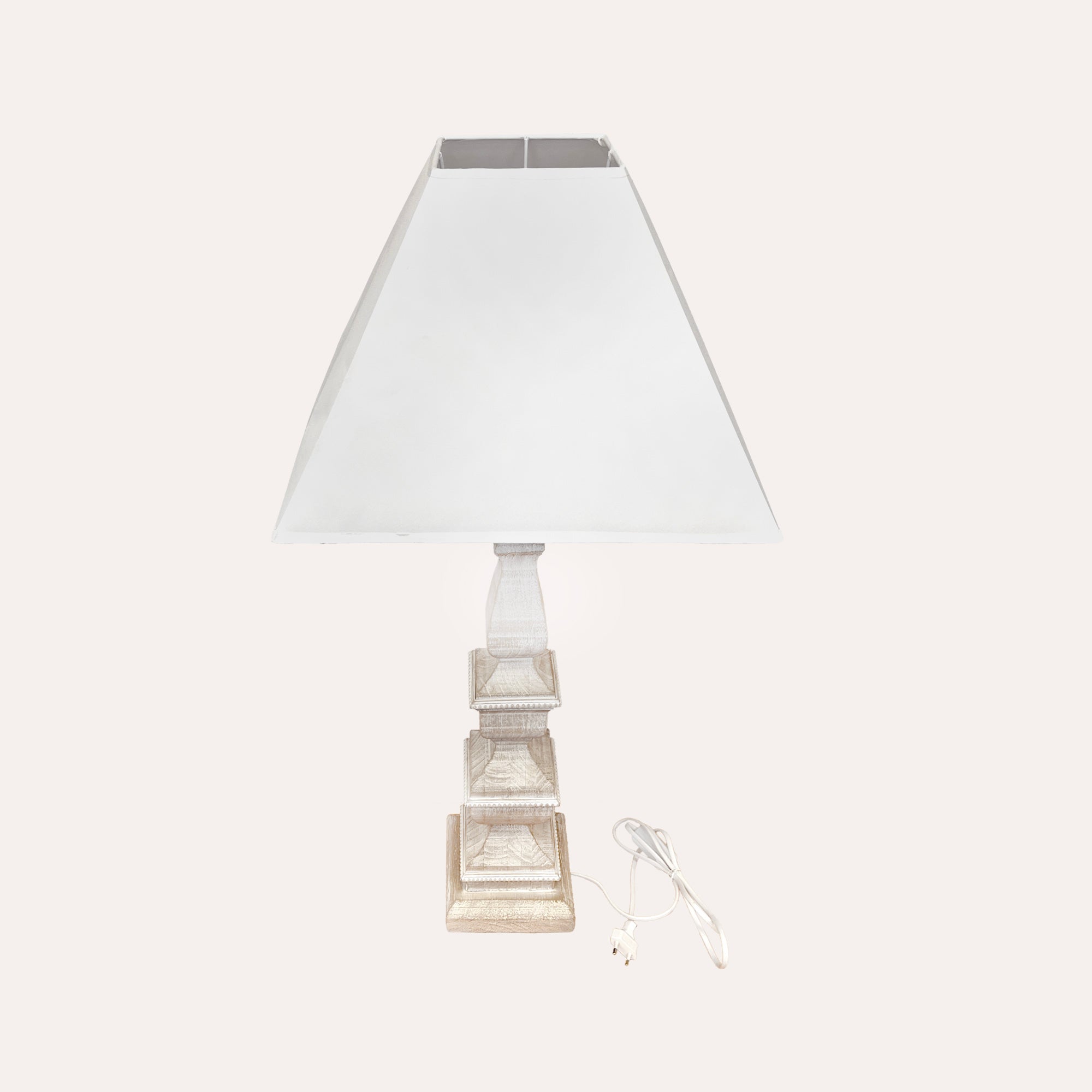 Lampada da Tavolo Quadrata con Paralume – Design Moderno per Soggiorno e Camera da Letto