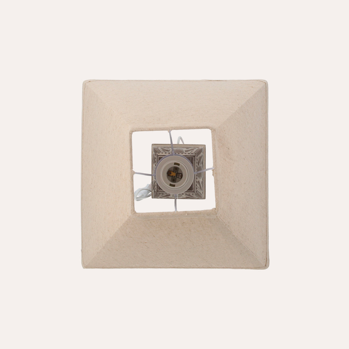 Lampada Barocca con Motivo Decorativo. Elegante Lampada da Tavolo per Stile Classico e Raffinato