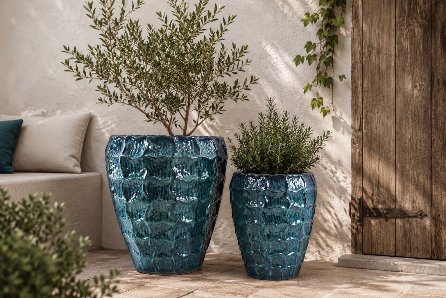 Set 2 Vasi in Terracotta Blu Bugnato D48 H53