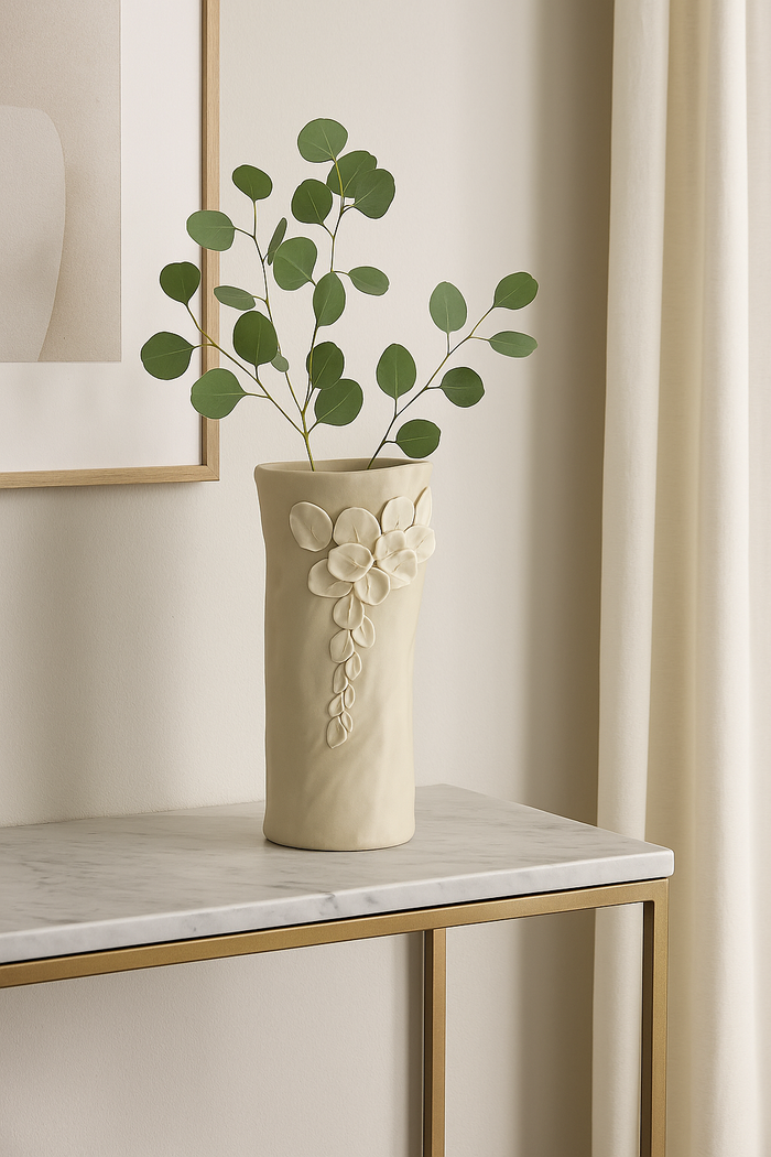 Vaso Cilindrico Color Sabbia in Ceramica con Decorazioni di Petali - h. 34 cm