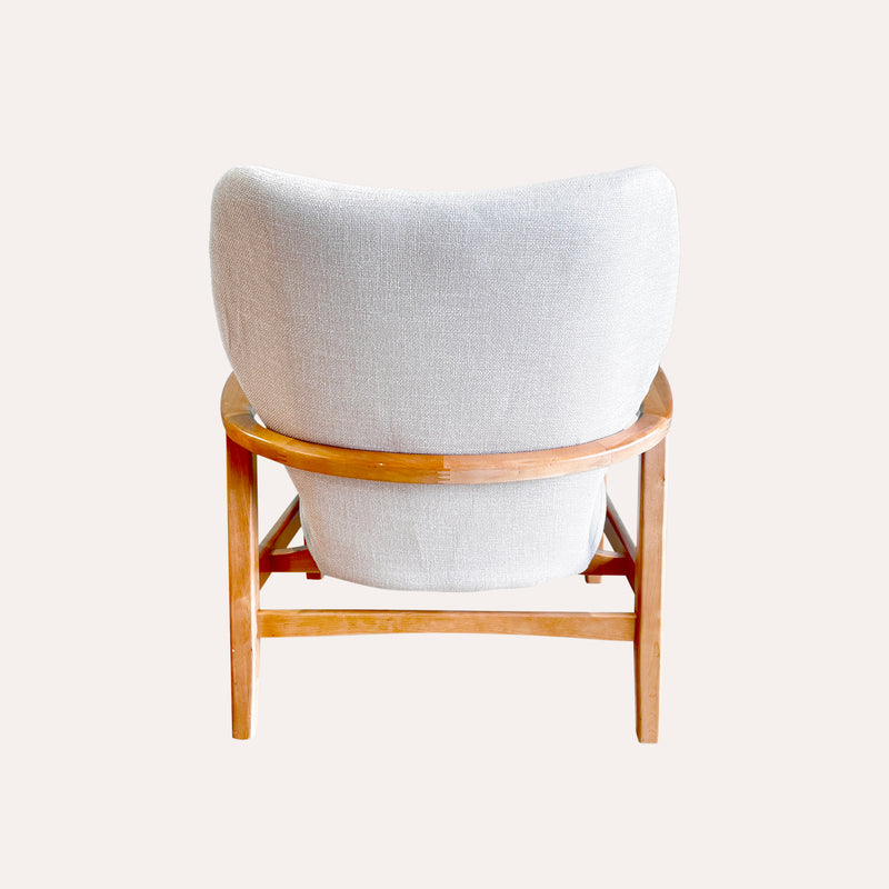 Poltrona Nordica Beige in Tessuto con Struttura in Legno