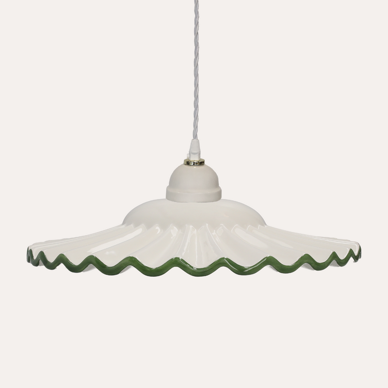 Lampadario Rustico in Ceramica Ondulato Bianco con Bordo Verde