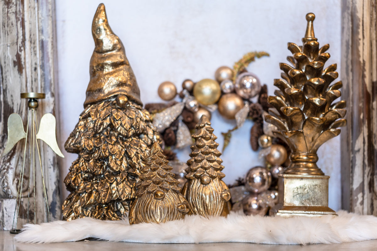 Gnomo in Resina Dorata con Corpo di Albero di Natale