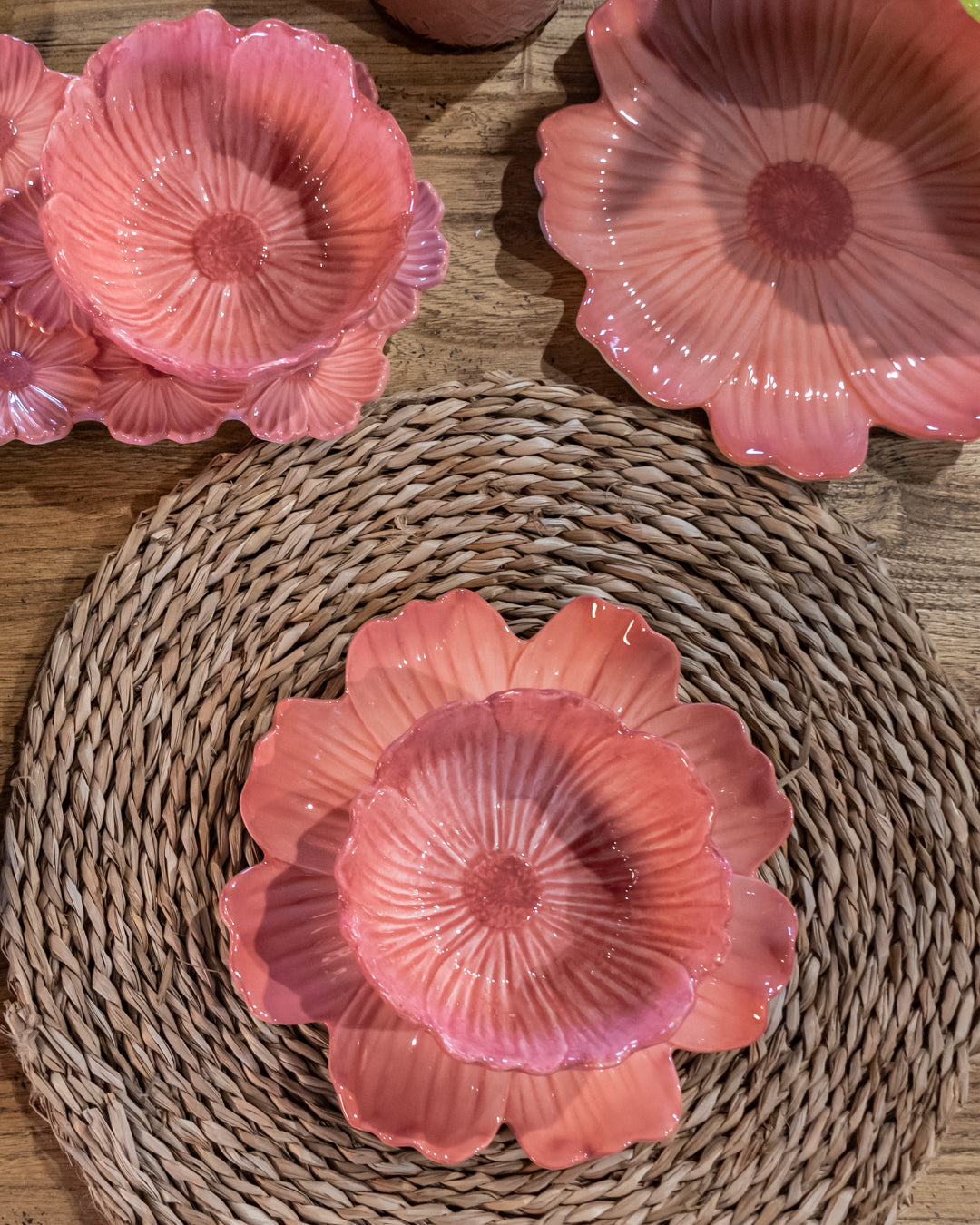 Piattino Rosa in Ceramica con Petali Decorativi